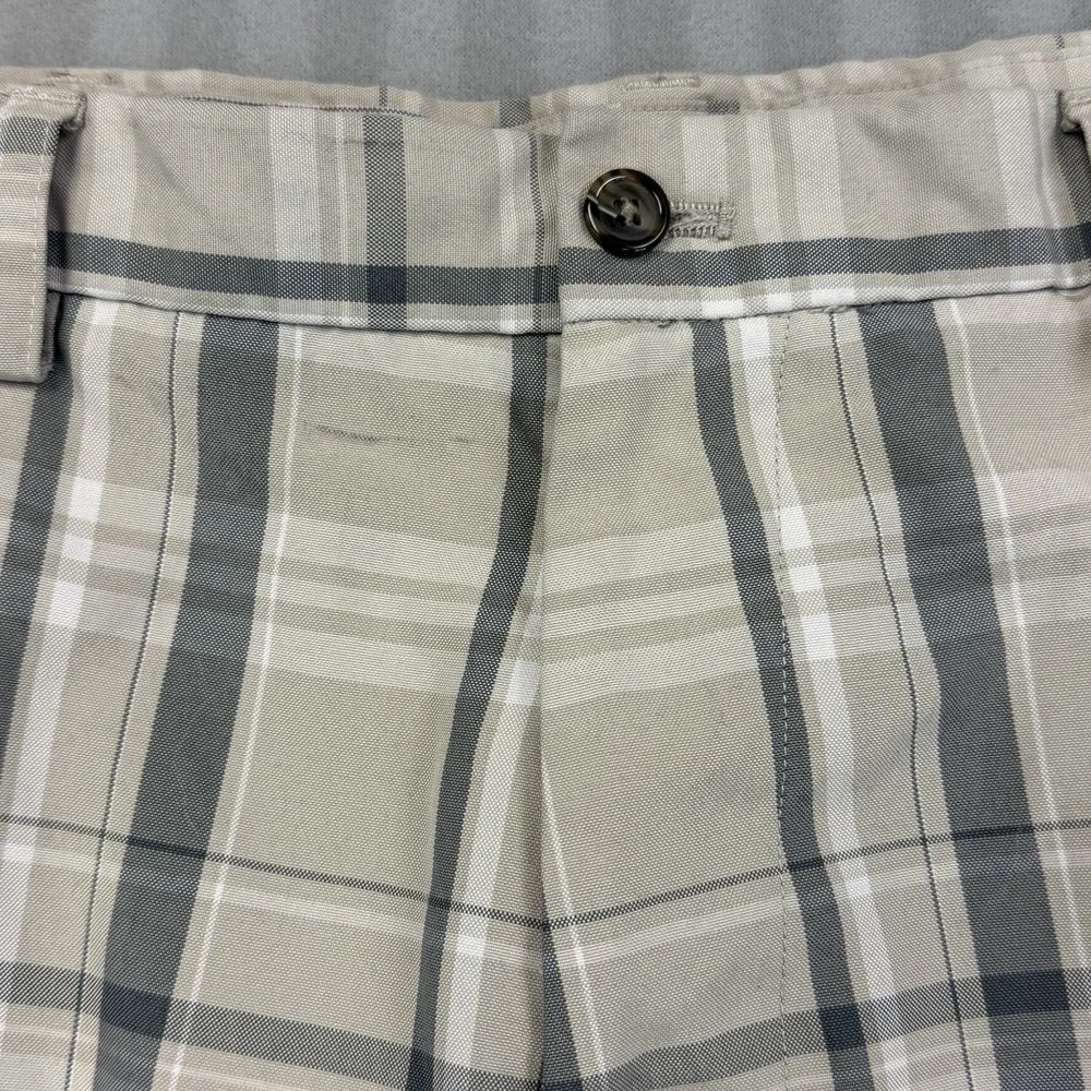 IZOD Men's Golf Shorts Size‎ 34 Windowpane Plaid Flat Front